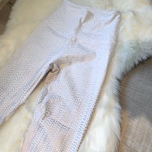 Beyond Yoga Leggings - white w gold dots small - LIKE NEW
